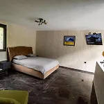 Aurea Villa *